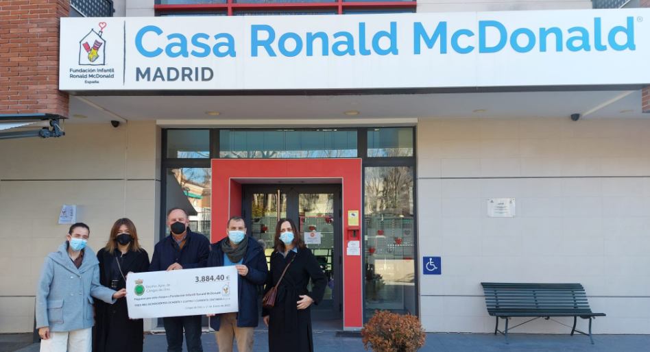 El ayuntamiento de Cangas de Onís dona todo lo recaudado en el Parque de la Navidad a la fundación Ronald Mc Donald El ayuntamiento de Cangas de Onís dona todo lo recaudado en el Parque de la Navidad a la fundación Ronald Mc Donald