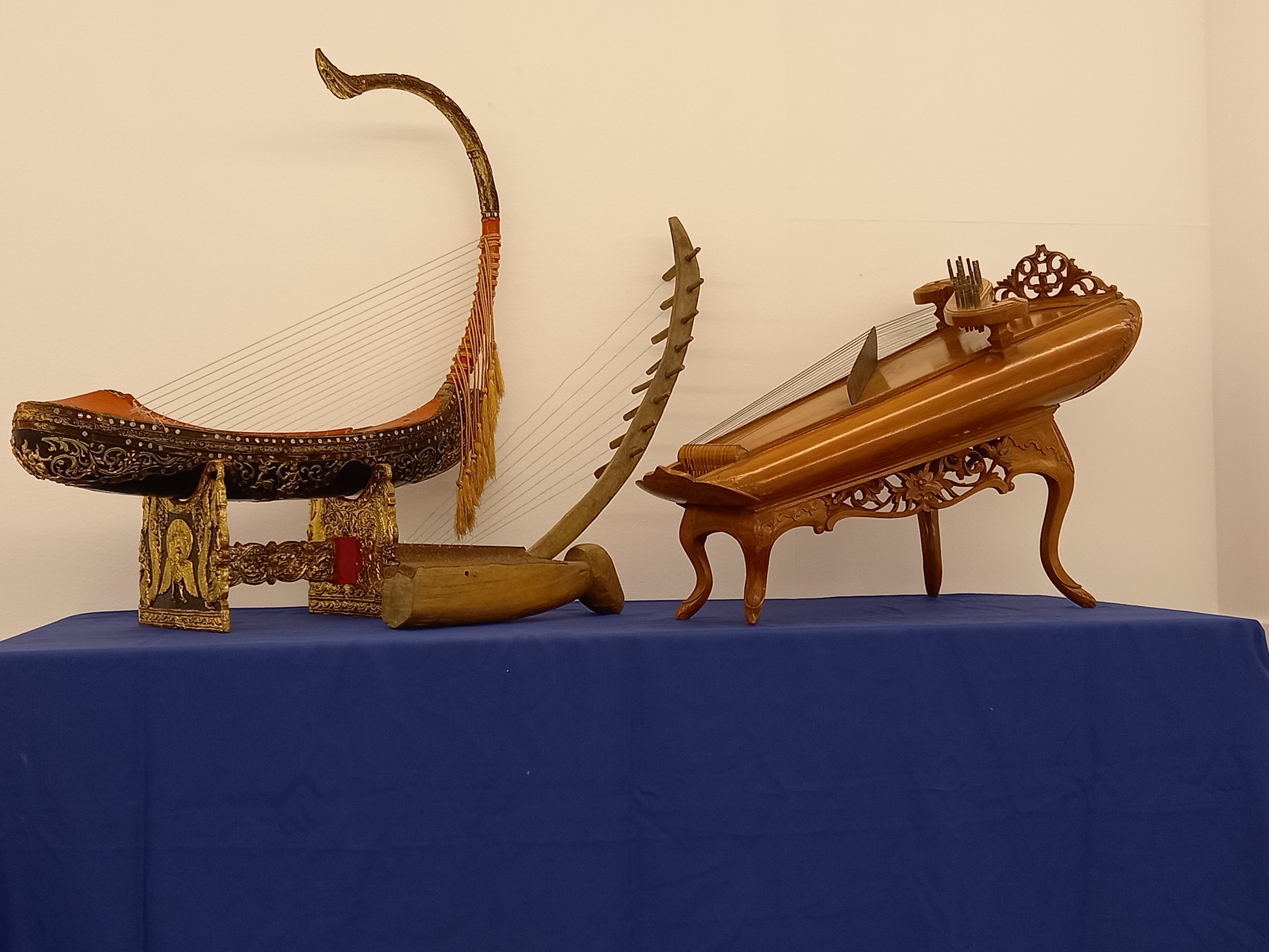El Amaia KZ de Irún acoge una exposición de instrumentos del Lejano Oriente El Amaia KZ de Irún acoge una exposición de instrumentos del Lejano Oriente