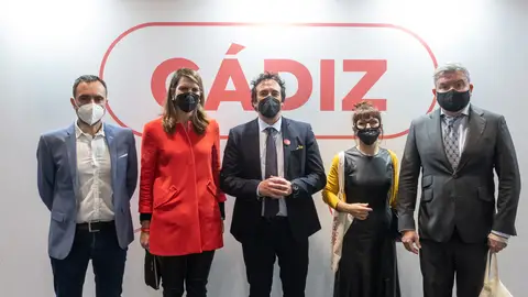 El alcalde, José María González, y la concejala de Turismo, Monte Mures El alcalde, José María González, y la concejala de Turismo, Monte Mures