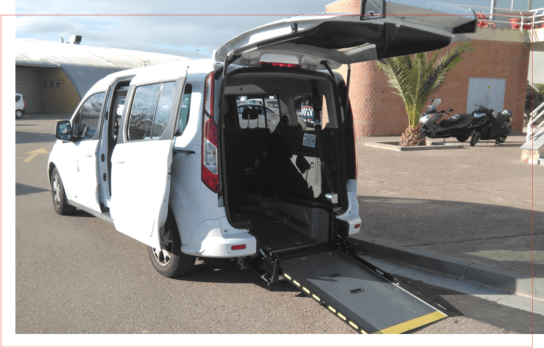 Dos usuarios del Taxi Accesible valoran el servicio Dos usuarios del Taxi Accesible valoran el servicio