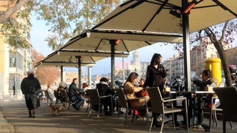El govern ha aixecat la majoria de restriccions tret del tancament de l’oci nocturn. El govern ha aixecat la majoria de restriccions tret del tancament de l’oci nocturn.