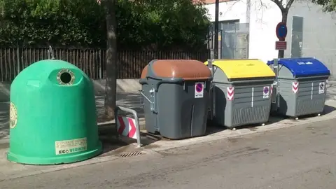 Imagen de un contenedor marrón en València Imagen de un contenedor marrón en València