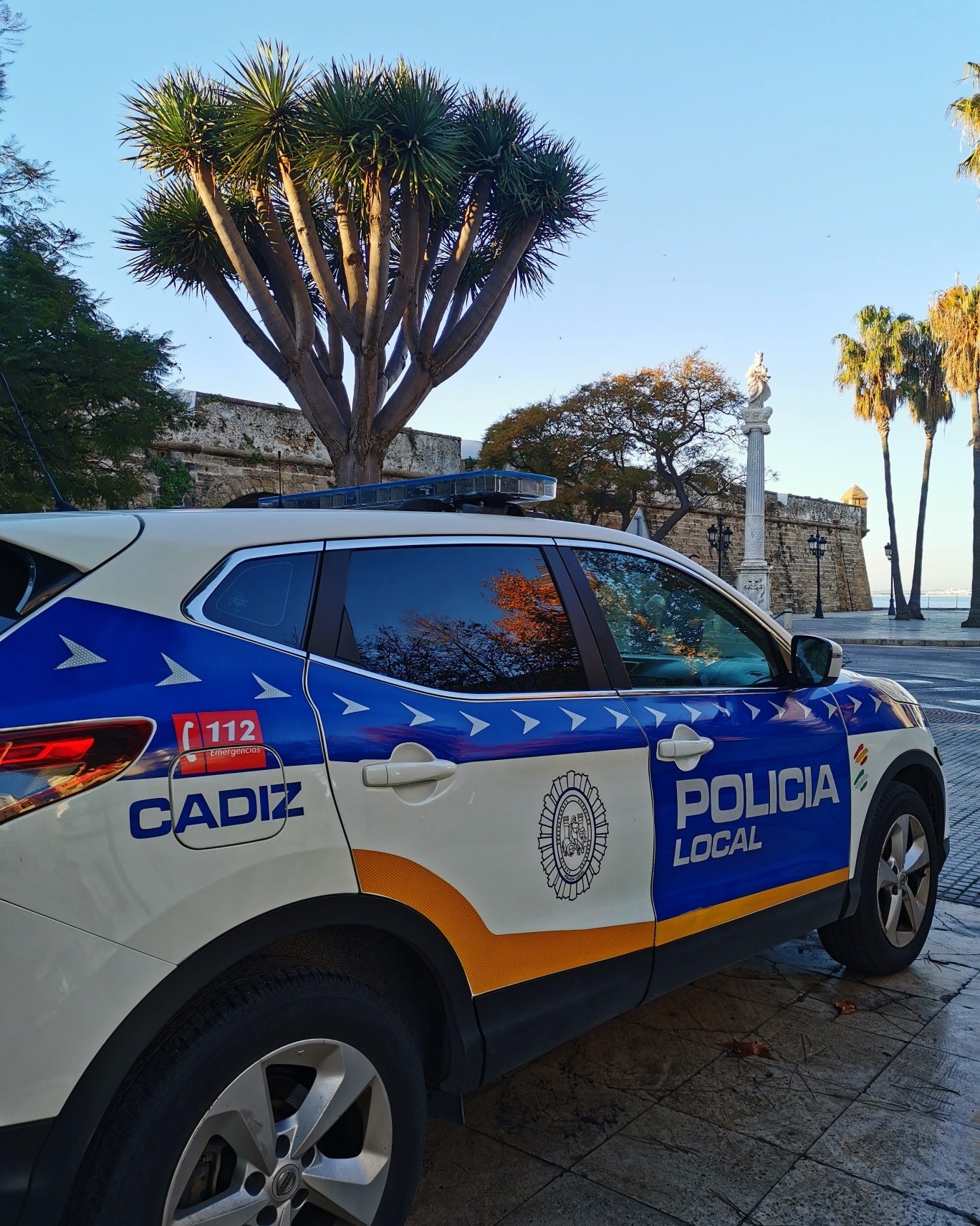 El Ayuntamiento de Cádiz anuncia un corte al tráfico de Avenida Marconi en su acceso desde la Avenida de la Sanidad Pública este lunes El Ayuntamiento de Cádiz anuncia un corte al tráfico de Avenida Marconi en su acceso desde la Avenida de la Sanidad Pública este lunes