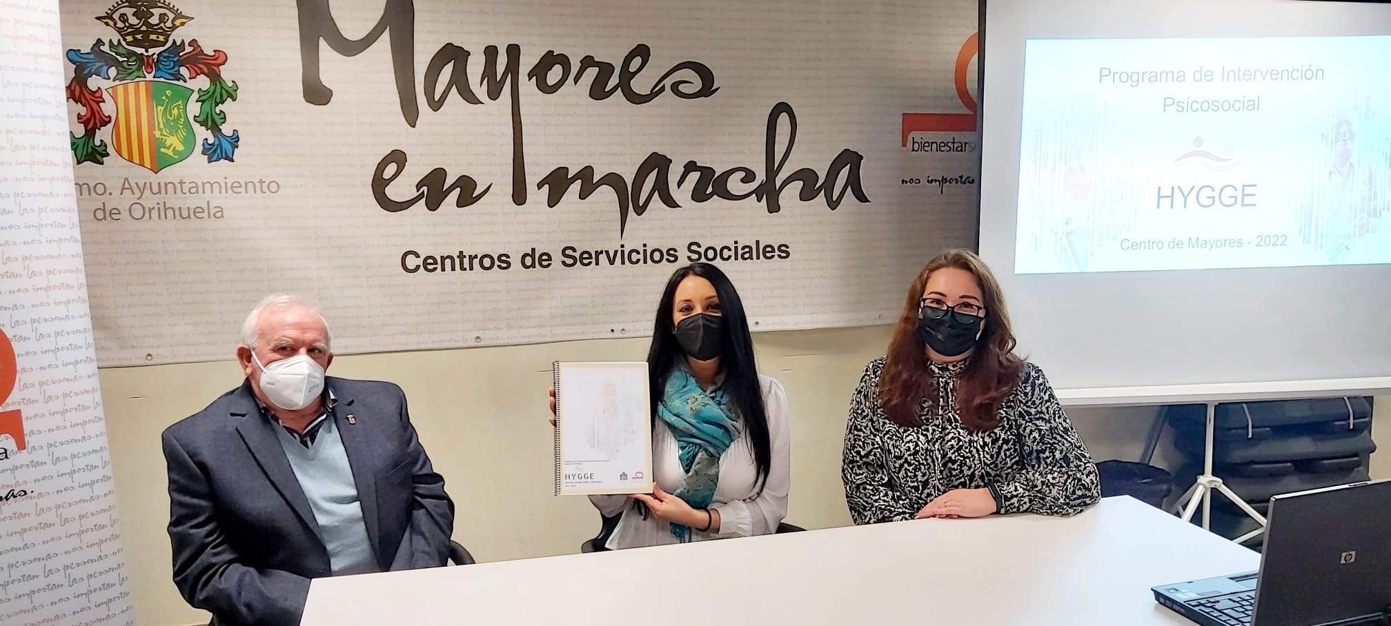 Bienestar Social crea ‘Hygge’ un programa pionero para combatir la soledad en las personas mayores Bienestar Social crea ‘Hygge’ un programa pionero para combatir la soledad en las personas mayores