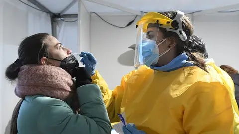 ¿Cuándo debo hacerme un test de antígenos o PCR si he estado en contacto con un positivo por coronavirus?