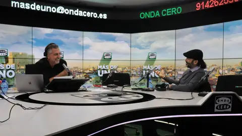 Javier Limón y Carlos Alsina en 'Más de uno' Javier Limón y Carlos Alsina en 'Más de uno'