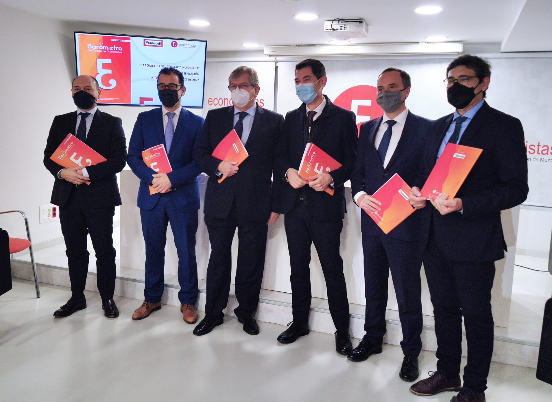 La crisis ambiental del Mar Menor condiciona la recuperación económica de la Región de Murcia La crisis ambiental del Mar Menor condiciona la recuperación económica de la Región de Murcia