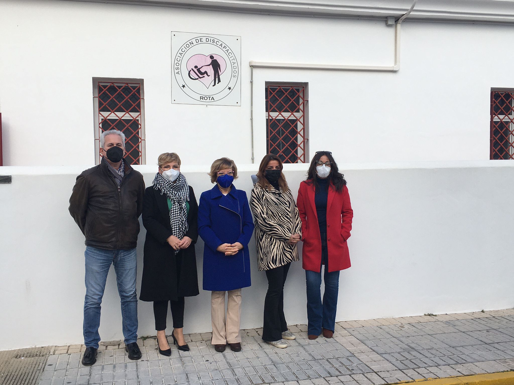 El 'noticiario en igualdad' de Adir: noticias "con otra perspectiva" en Facebook y Youtube El 'noticiario en igualdad' de Adir: noticias "con otra perspectiva" en Facebook y Youtube