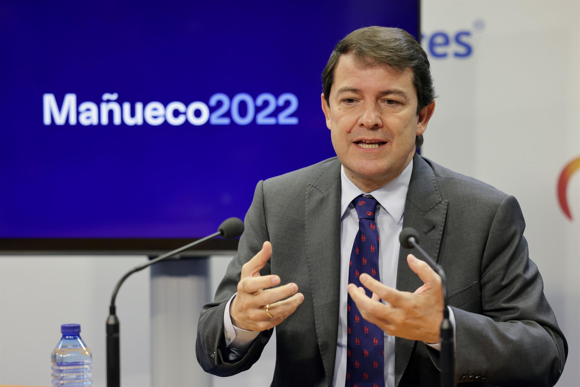 Encuestas Castilla y León: El PP de Mañueco arrasaría en las elecciones y Ciudadanos podría desaparecer de las Cortes Encuestas Castilla y León: El PP de Mañueco arrasaría en las elecciones y Ciudadanos podría desaparecer de las Cortes