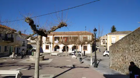 Valdeavero Pequeños municipios de Madrid piden soluciones a sus problemas de accesibilidad a los servicios bancarios