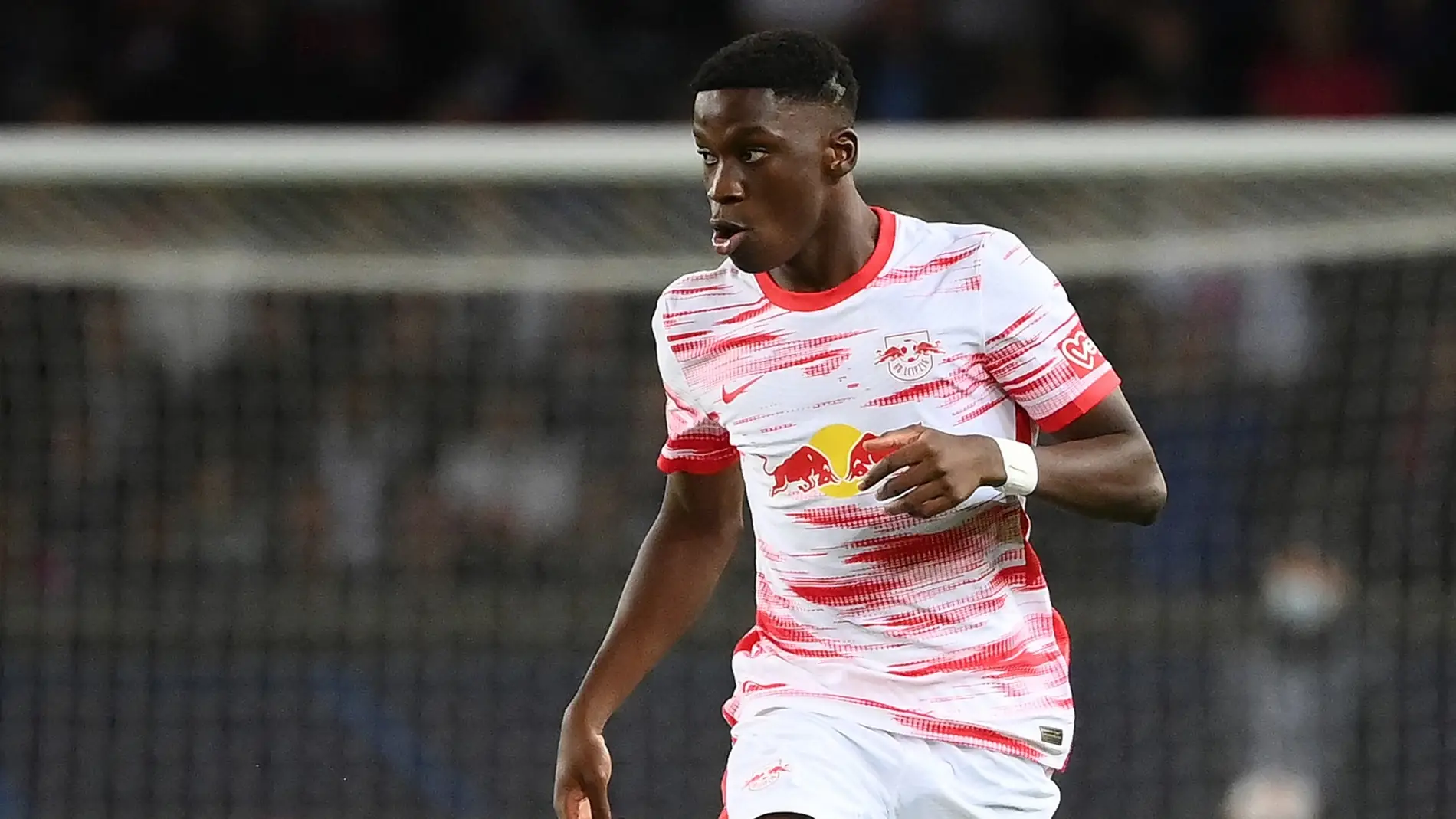 El Valencia ultima el fichaje en cesión de llaix Moriba El Valencia ultima el fichaje en cesión de llaix Moriba