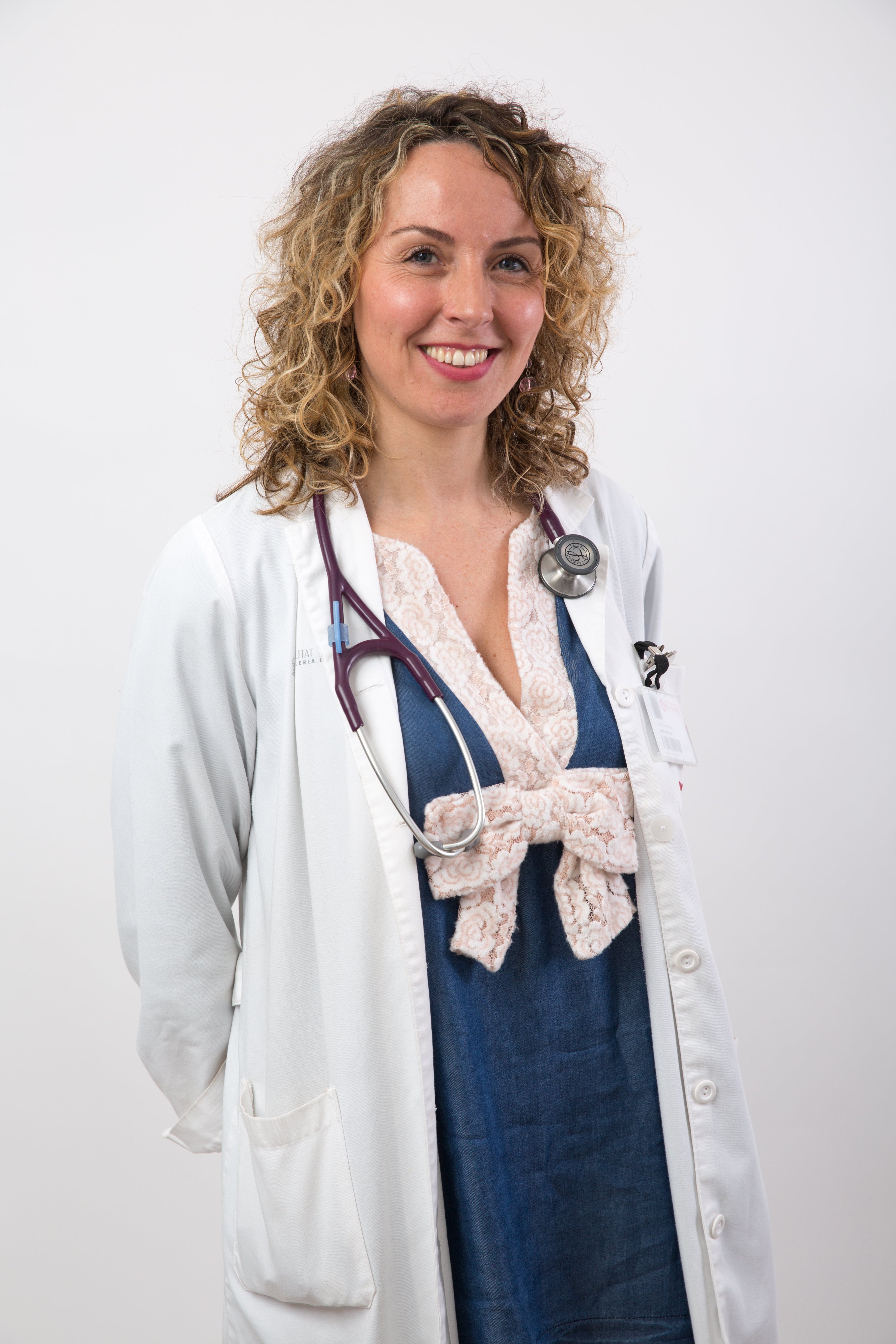 El Hospital Universitario del Vinalopó reforma su Unidad de Diálisis ante el aumento de pacientes El Hospital Universitario del Vinalopó reforma su Unidad de Diálisis ante el aumento de pacientes