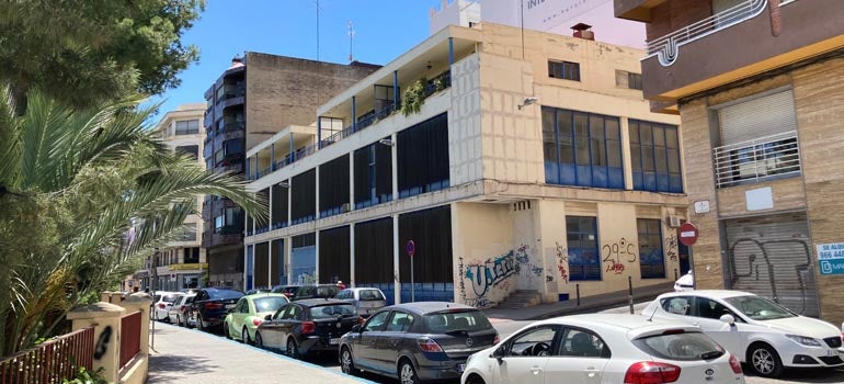 La UMH de Elche comenzará a gestionar la Learning Factory con el impulso de cursos de formación La UMH de Elche comenzará a gestionar la Learning Factory con el impulso de cursos de formación