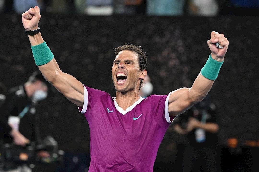 Las preguntas de Amón: "¿Y por qué decimos que al tenis se juega con el brazo y la muñeca cuando se juega con la cabeza?" Las preguntas de Amón: "¿Y por qué decimos que al tenis se juega con el brazo y la muñeca cuando se juega con la cabeza?"