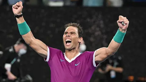 Rafa Nadal hace historia al conquistar el Open de Australia tras una épica remontada ante Medvédev Rafa Nadal hace historia al conquistar el Open de Australia tras una épica remontada ante Medvédev