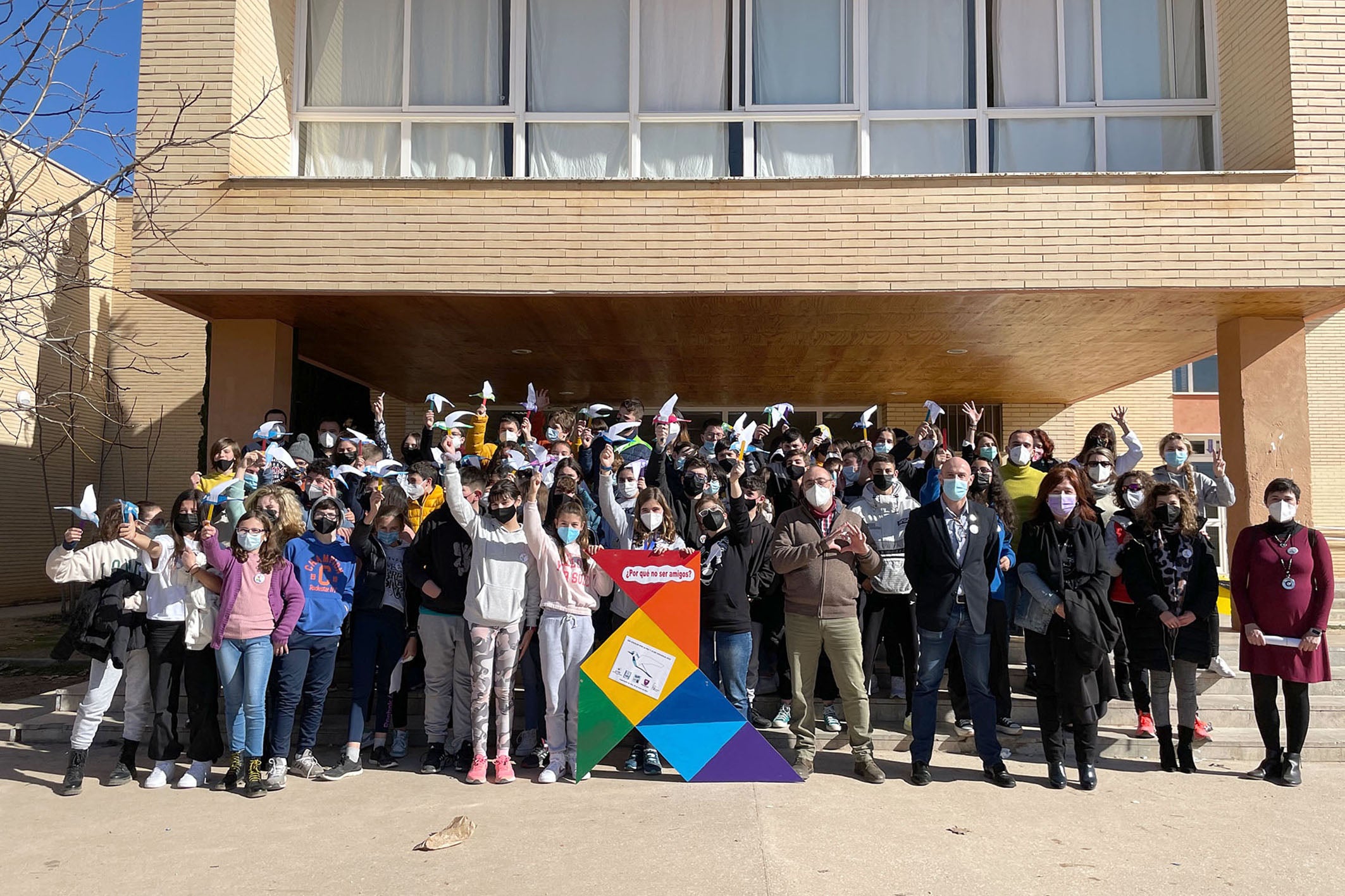 Los centros educativos de Argamasilla de Alba conmemoraron el Día Escolar de la No Violencia y la Paz Los centros educativos de Argamasilla de Alba conmemoraron el Día Escolar de la No Violencia y la Paz