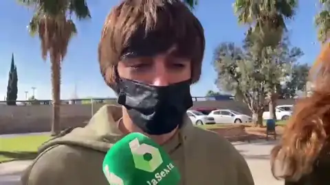 Byran Gil a su llegada al centro médico para pasar el reconocimiento Byran Gil a su llegada al centro médico para pasar el reconocimiento