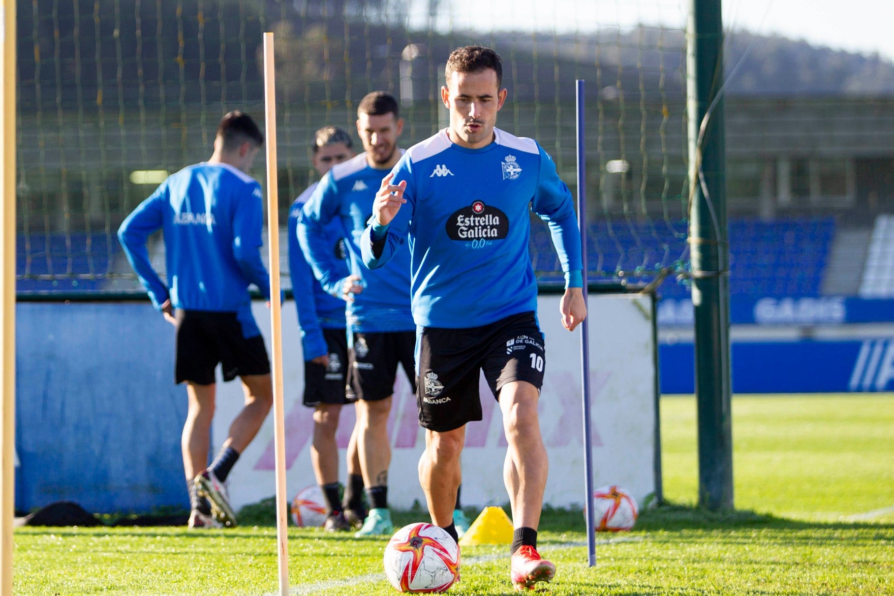 Sin nuevos casos positivos en el vestuario del Racing de Santander, sin movimientos en el cierre de mercado del Deportivo Sin nuevos casos positivos en el vestuario del Racing de Santander, sin movimientos en el cierre de mercado del Deportivo