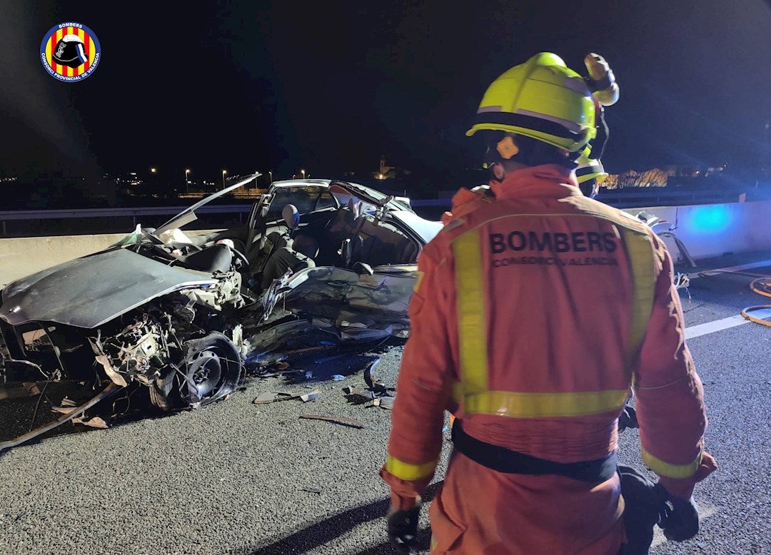 Cinco fallecidos y varios heridos en un accidente en la A-7 en Rotglà i Corberà, Valencia Cinco fallecidos y varios heridos en un accidente en la A-7 en Rotglà i Corberà, Valencia