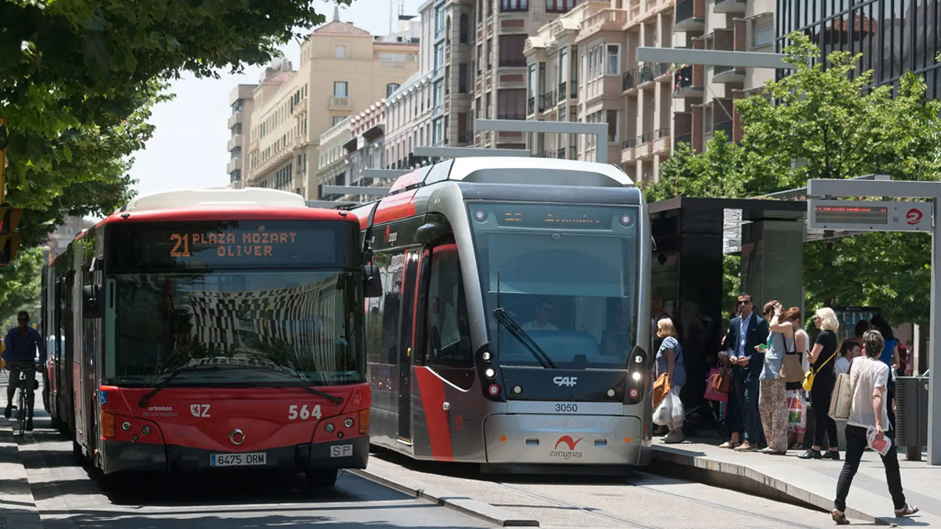 Los paros parciales afectarán al tranvía y al autobús