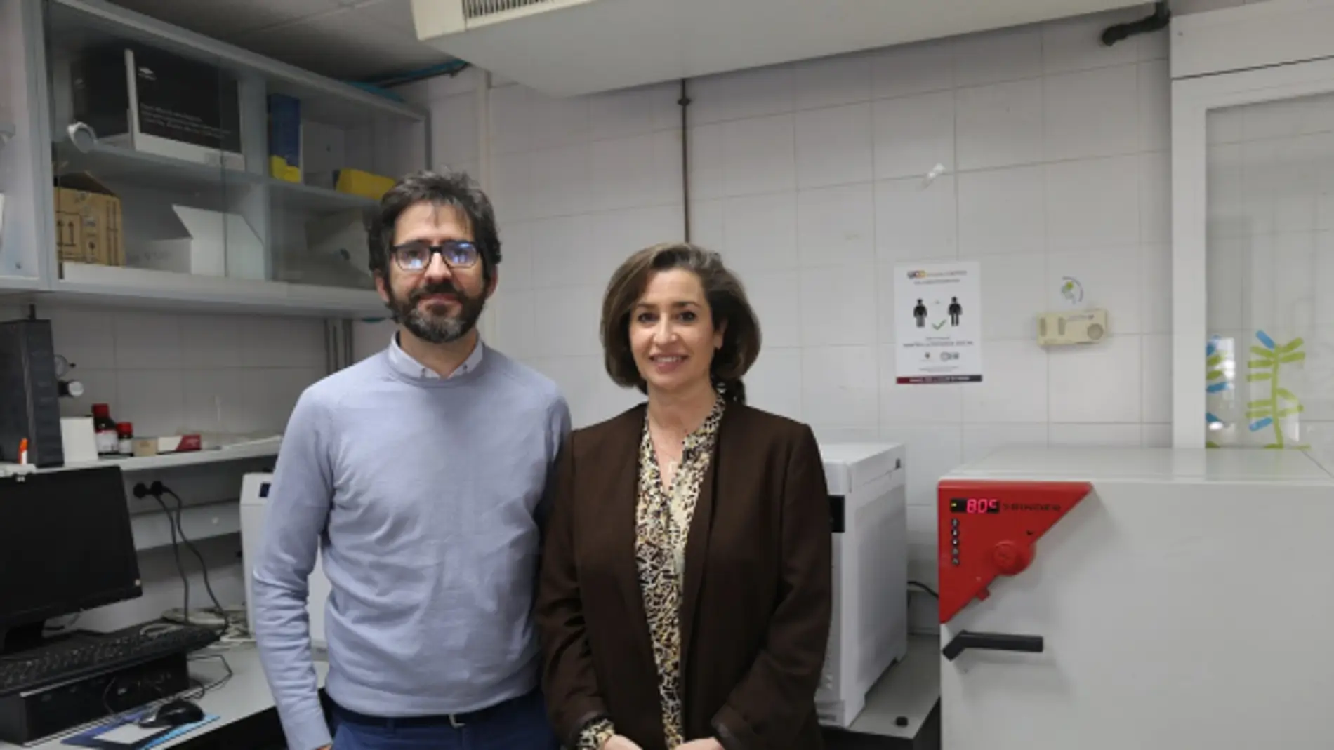 Los profesores del Departamento de Química Analítica de la Universidad de Córdoba Marisol Cárdenas y Rafael Lucena