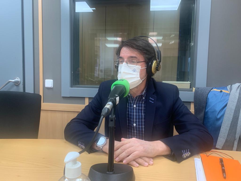 Sarabia: "Parte del error está en la gestión. Si la Gerencia de Urbanismo funcionase como Gestrisam, otro gallo cantaría" Sarabia: "Parte del error está en la gestión. Si la Gerencia de Urbanismo funcionase como Gestrisam, otro gallo cantaría"