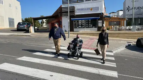 El plan de mejora de la accesibilidad y movilidad en Orihuela Costa prevé unas 100 actuaciones accesibilidad