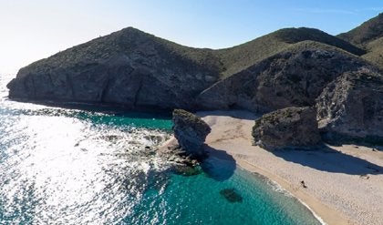 Continúa la polémica con la instalación de la plataforma eólica 'Mar de Ágata' en las costas de Cabo de Gata Continúa la polémica con la instalación de la plataforma eólica 'Mar de Ágata' en las costas de Cabo de Gata