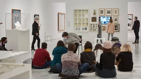 La violencia machista y su impacto en la sociedad de la información marcan la exposición ‘Des de l’Amor’ de Ana Beltrán Porcar La violencia machista y su impacto en la sociedad de la información marcan la exposición ‘Des de l’Amor’ de Ana Beltrán Porcar