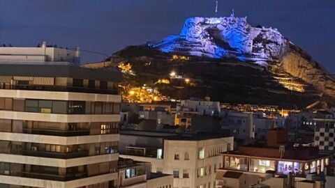 Iluminación del castillo de Santa Bárbara Iluminación del castillo de Santa Bárbara