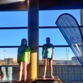 Sandra Guerra, logra dos medallas en el campeonato de natación de Castilla y León en categoría alevín.