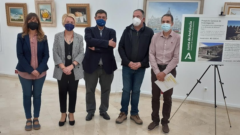 La Consejería de Cultura respalda las investigaciones del yacimiento de El Argar La Consejería de Cultura respalda las investigaciones del yacimiento de El Argar