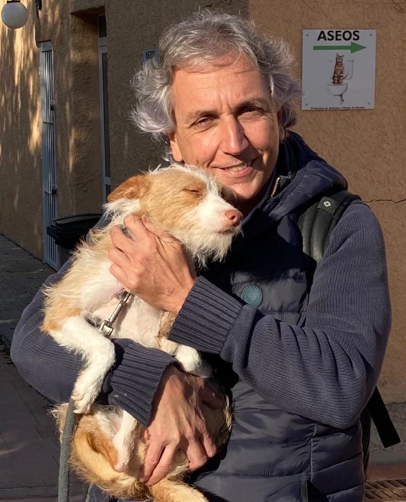 Raúl Mérida asegura que educando a las mascotas se evitarían malos comportamientos y con ello, parte de los abandonos Raúl Mérida asegura que educando a las mascotas se evitarían malos comportamientos y con ello, parte de los abandonos