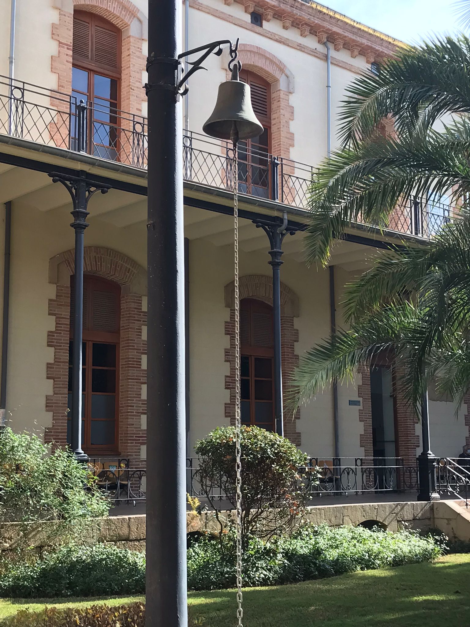 La campana del Hospital Provincial de Castelló: un homenaje a la vida La campana del Hospital Provincial de Castelló: un homenaje a la vida
