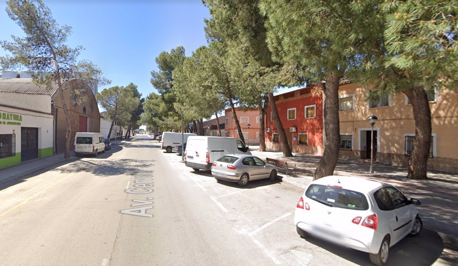 Tres heridos, entre ellos un niño de 2 años, tras la colisión de dos vehículos en Alcázar Tres heridos, entre ellos un niño de 2 años, tras la colisión de dos vehículos en Alcázar