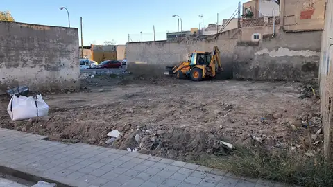 Limpieza de un solar Limpieza de un solar