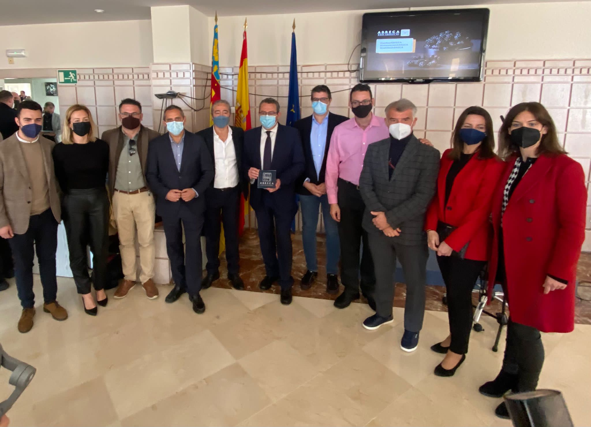 Los hosteleros de Benidorm incorporan al ocio nocturno y crearán un portal de empleo propio Los hosteleros de Benidorm incorporan al ocio nocturno y crearán un portal de empleo propio
