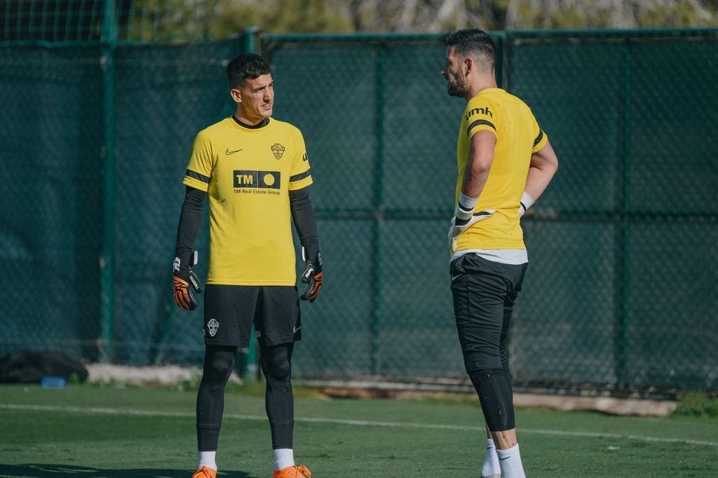 "Francisco nos ha inculcado que debemos salir a ganar y a competir por cada balón con la máxima intensidad" "Francisco nos ha inculcado que debemos salir a ganar y a competir por cada balón con la máxima intensidad"