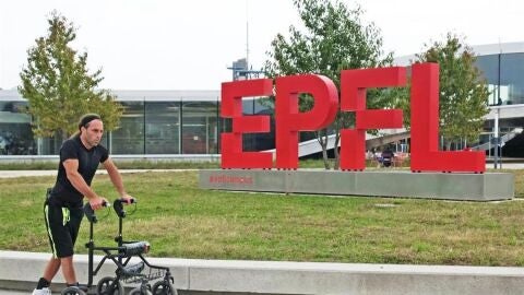 Tres parapl&eacute;jicos consiguen volver a andar gracias a un implante en la m&eacute;dula