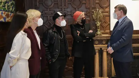 El presidente de la Generalitat propone una campaña conjunta a los finalistas valencianos del Benidorm Fest RECEPCIÓN DE VARRY BRAVA Y BLANCA PALOMA