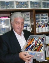 la Biblioteca Pública del Estado de Ciudad Real acoge una exposición de bolígrafos de propaganda la Biblioteca Pública del Estado de Ciudad Real acoge una exposición de bolígrafos de propaganda