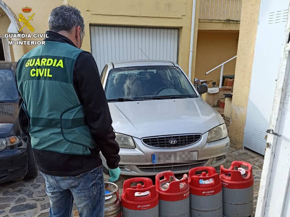 Detenido un hombre por robar 155 bombonas de butano y propano en la Marina Alta Detenido un hombre por robar 155 bombonas de butano y propano en la Marina Alta
