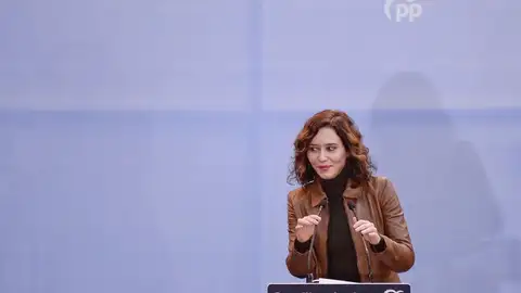 Ayuso, partidaria de pactar con Vox en Castilla y León: "Lo haría antes con el partido de Ortega Lara que con los que le secuestraron" Ayuso, partidaria de pactar con Vox en Castilla y León: "Lo haría antes con el partido de Ortega Lara que con los que le secuestraron"