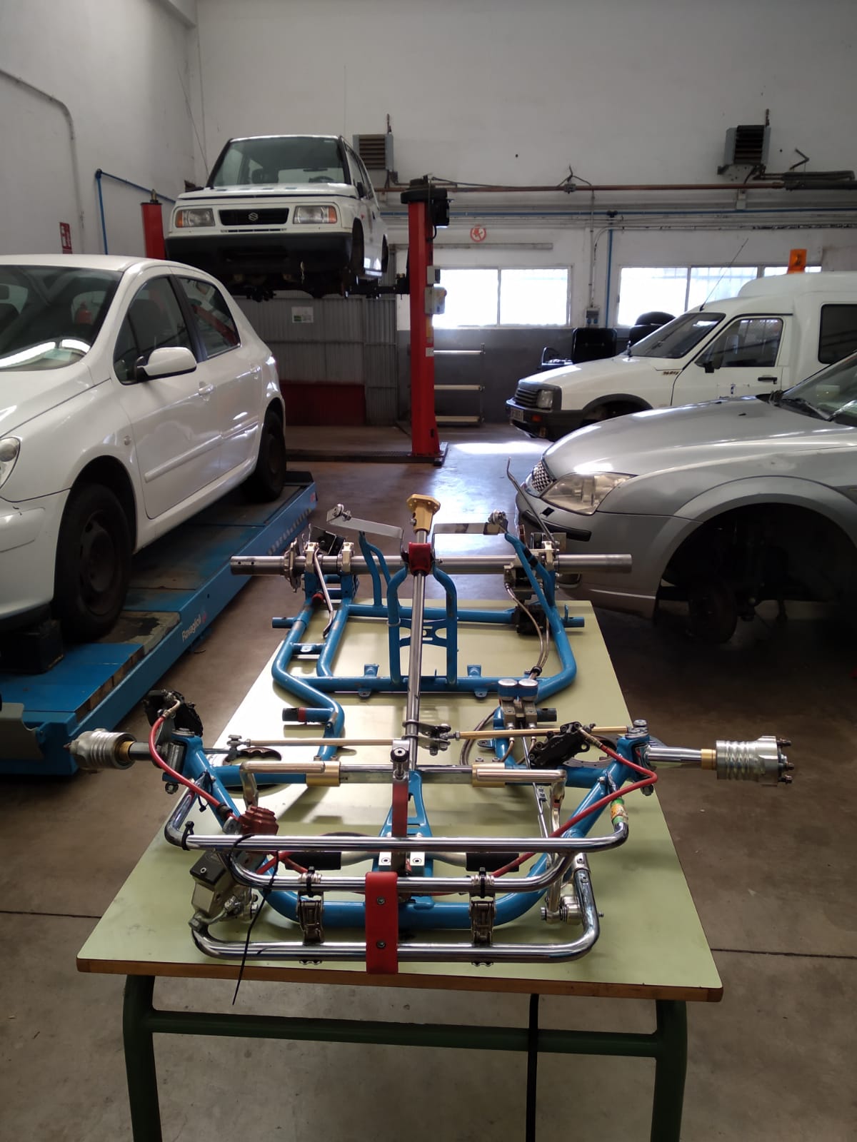 El IES Maestre de Calatrava diseña un coche eléctrico para participar en el "Euskelec 2022" El IES Maestre de Calatrava diseña un coche eléctrico para participar en el "Euskelec 2022"