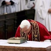Benedicto XVI pide perdón a las víctimas por los abusos sexuales en la Iglesia
