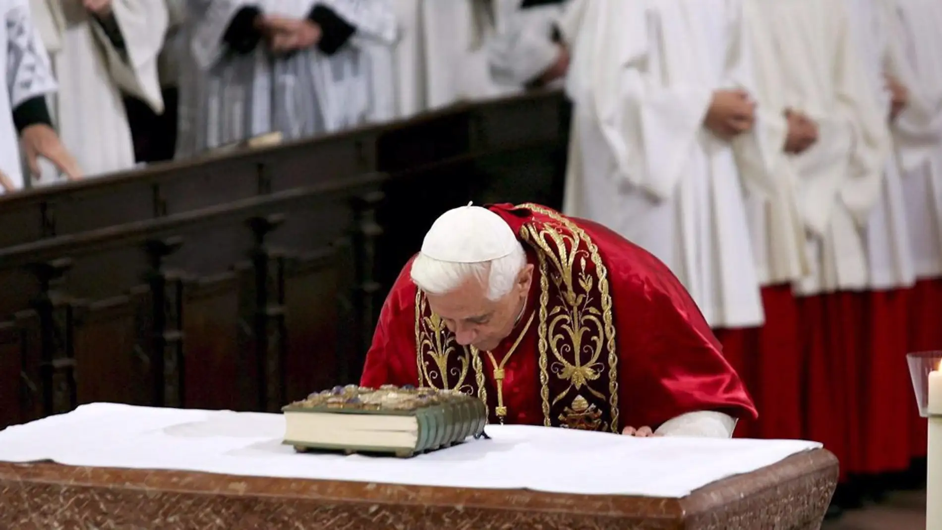 Benedicto XVI pide perdón a las víctimas por los abusos sexuales en la Iglesia