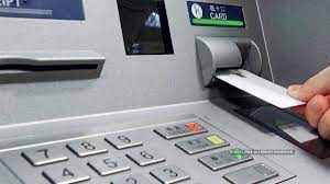 Piden a los bancos que atiendan a las personas mayores Piden a los bancos que atiendan a las personas mayores