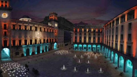 Actual iluminación ornamental de la plaza del ayuntamiento Actual iluminación ornamental de la plaza del ayuntamiento