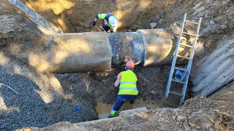 Arreglo de tubería en Culleredo EMALCSA