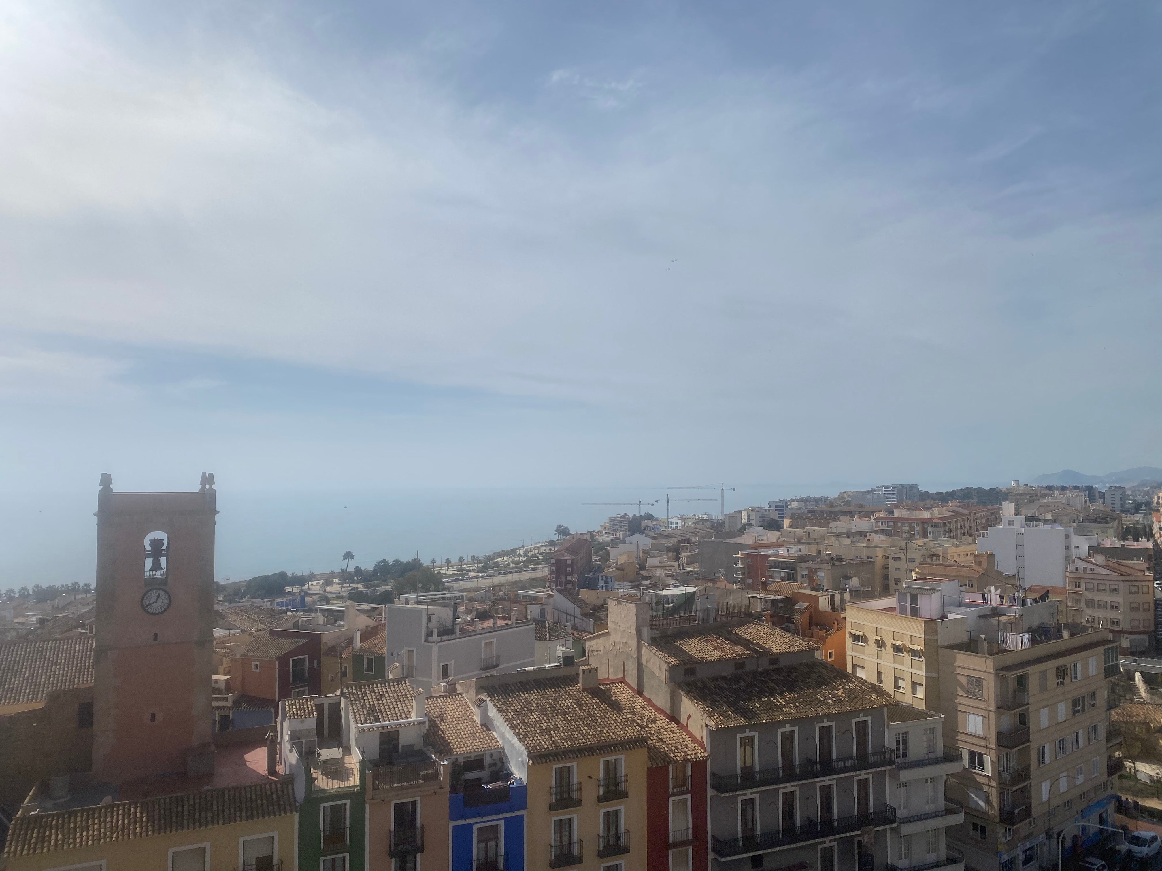 Cielos poco nubosos para este jueves en Benidorm, Altea y La Vila Joiosa Cielos poco nubosos para este jueves en Benidorm, Altea y La Vila Joiosa